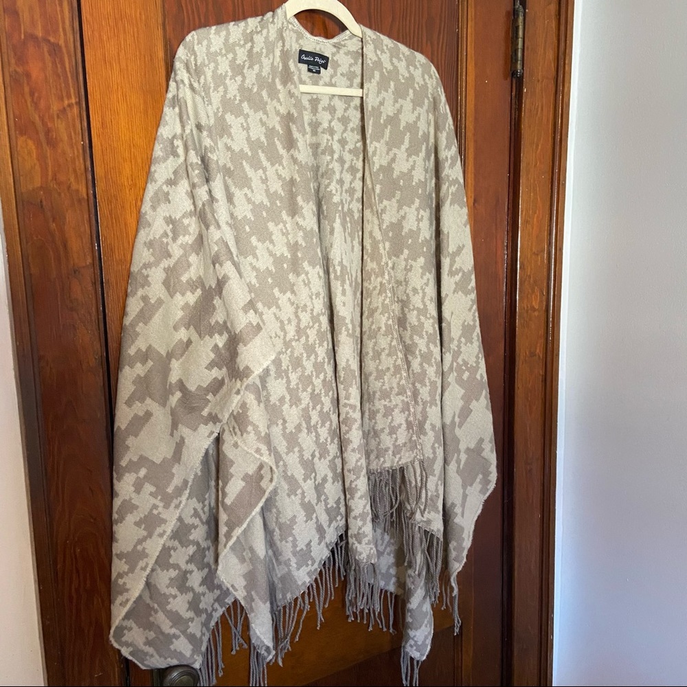 Houndstooth Shaw/cardigan!